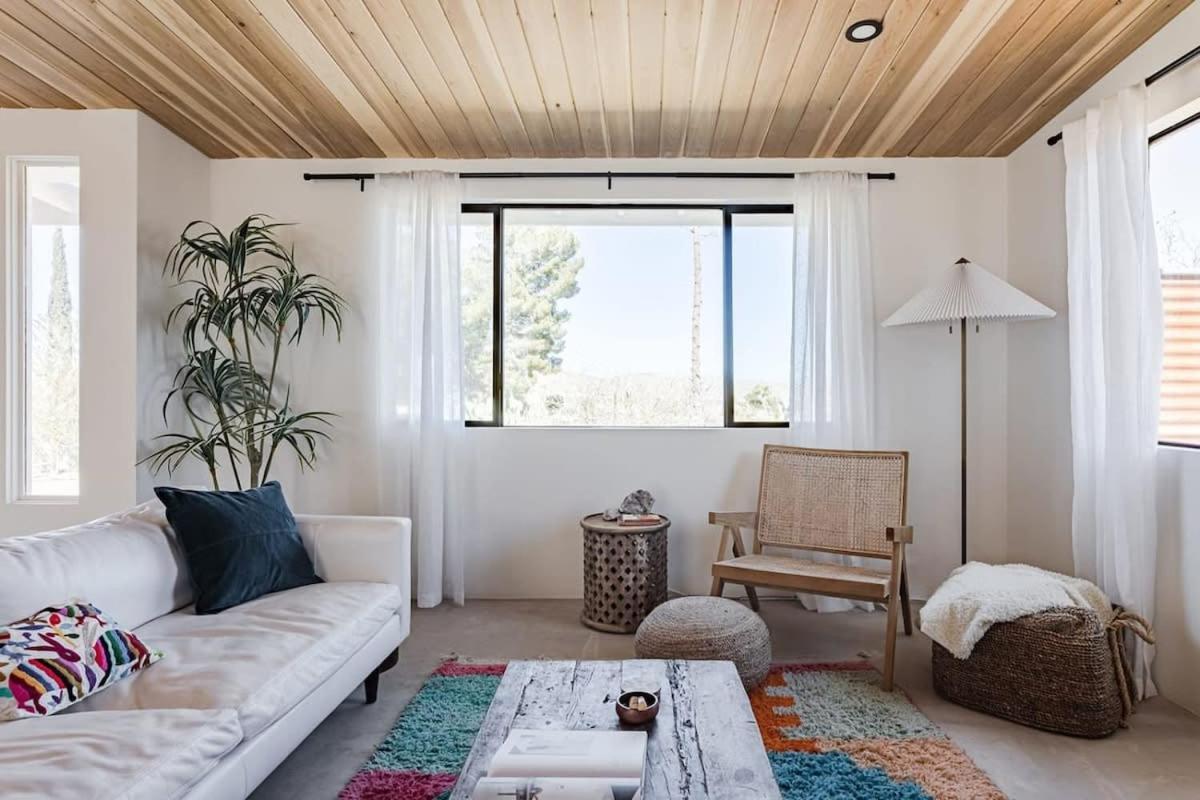 Joshua Tree - Le Tout Petit W Hot Tub Bagian luar foto