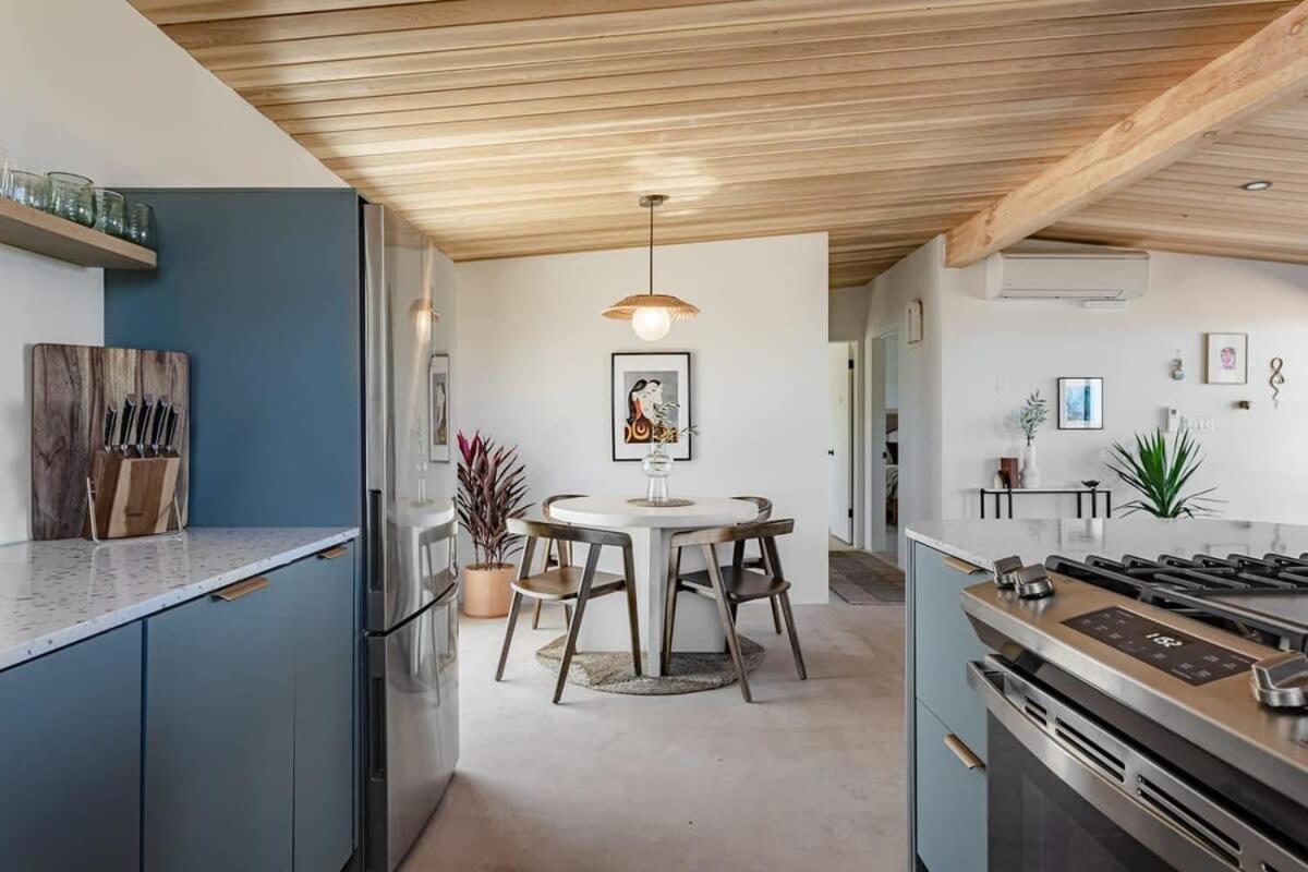 Joshua Tree - Le Tout Petit W Hot Tub Bagian luar foto