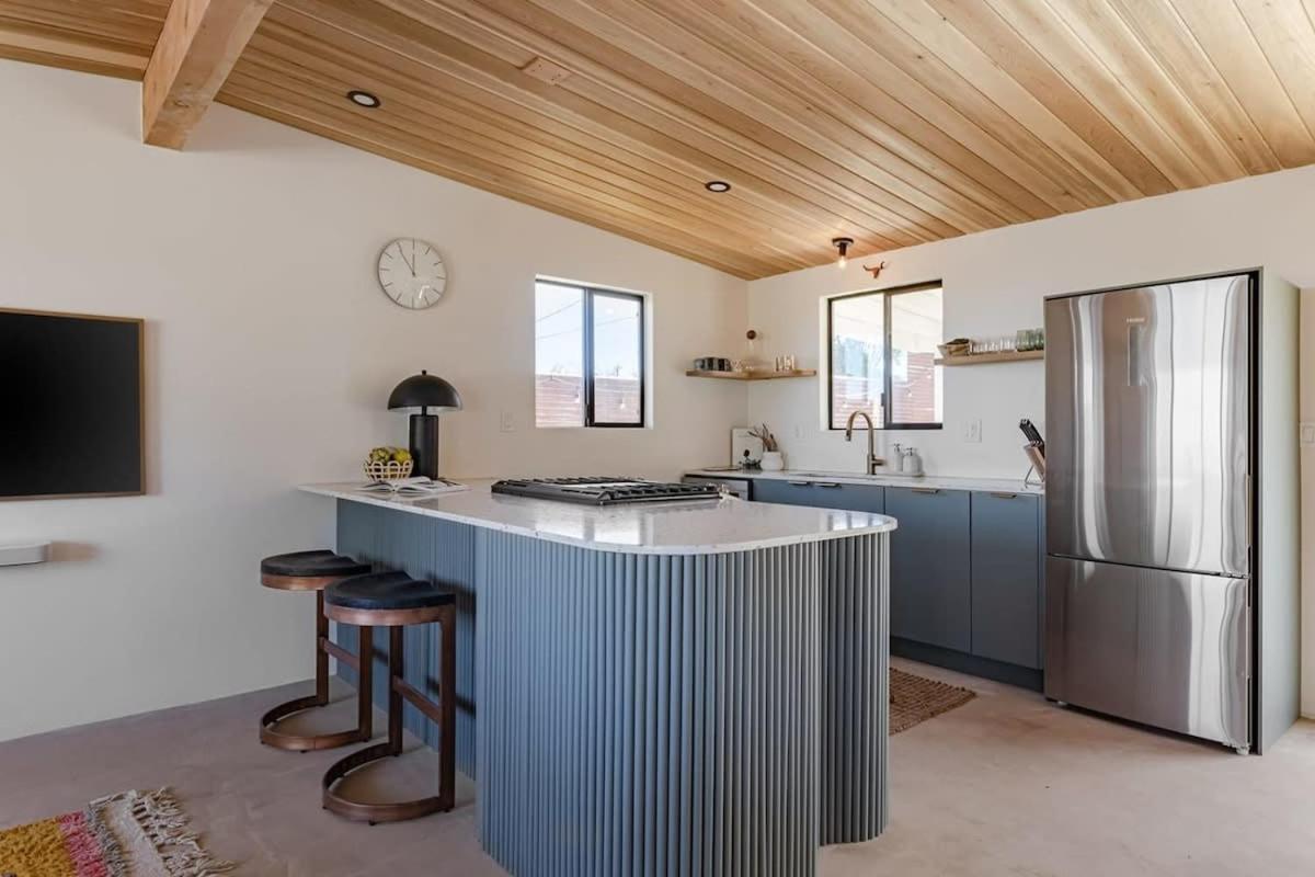 Joshua Tree - Le Tout Petit W Hot Tub Bagian luar foto