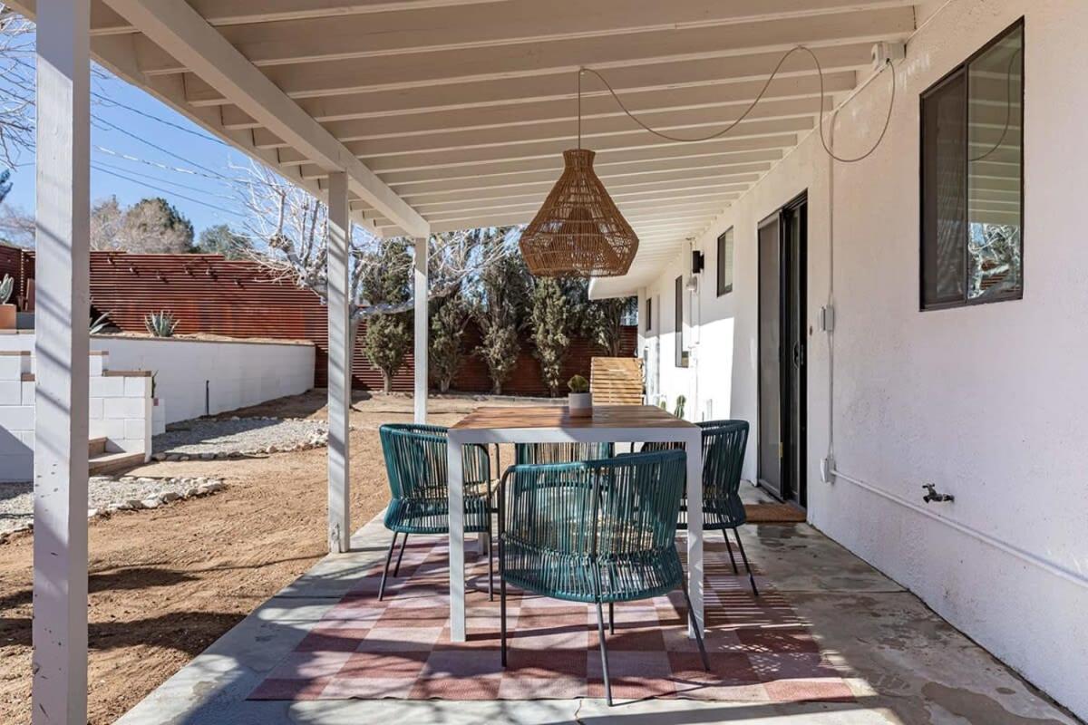 Joshua Tree - Le Tout Petit W Hot Tub Bagian luar foto